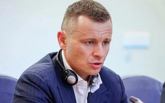 烏財(cái)長承認(rèn)：願意給錢的國家越來越少