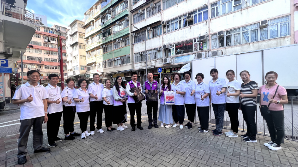 友好協(xié)進(jìn)會(huì)中秋走基層 了解民情送溫暖