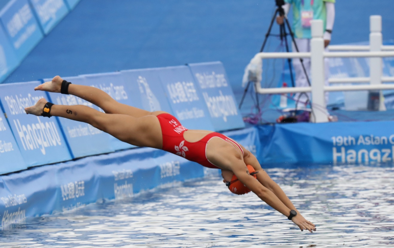 亞運(yùn)女子三項(xiàng)鐵人港隊(duì)彭詩(shī)雅第6名完成賽事