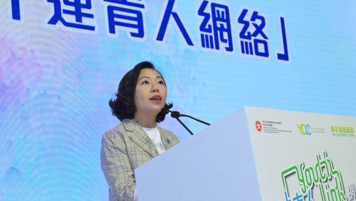 新一屆區(qū)議會選舉12月舉行 麥美娟：關(guān)愛隊成員不能參選