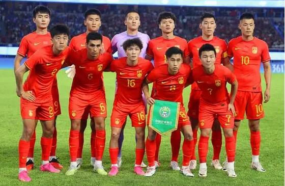中國(guó)男足新一期26人集訓(xùn)名單大換血 亞運(yùn)隊(duì)9人入選 