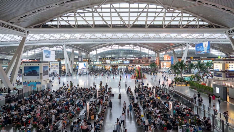 10月3日廣鐵預(yù)計(jì)發(fā)送旅客247.6萬(wàn)人次