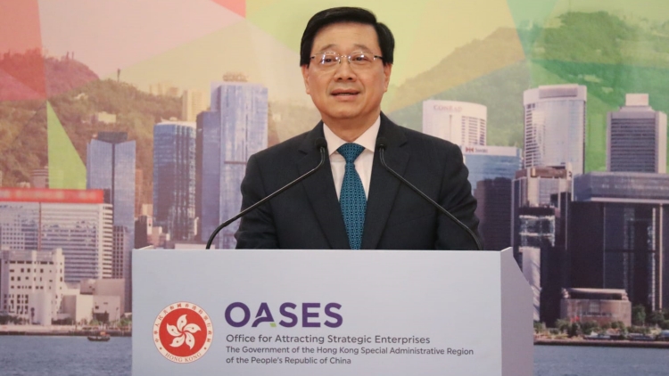 引進辦舉行重點企業(yè)夥伴啟動禮 20間重點企業(yè)與特區(qū)政府簽訂協(xié)議