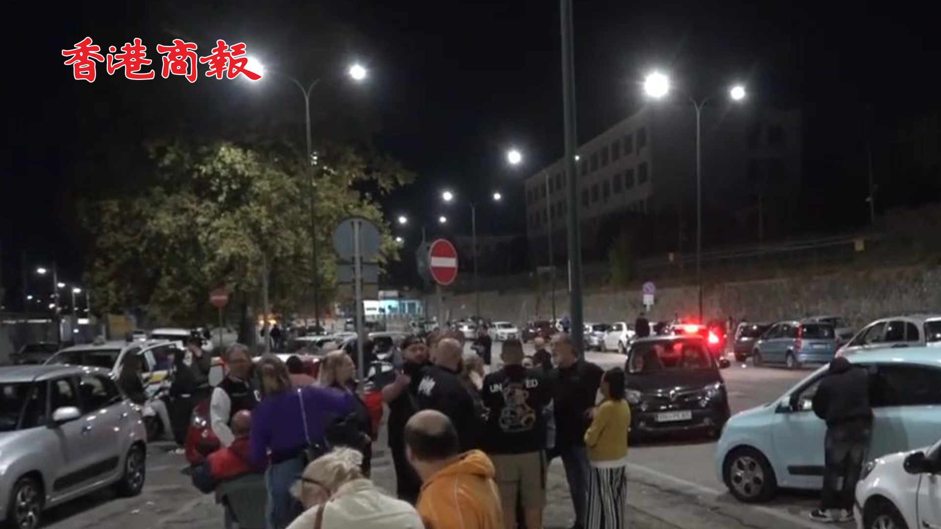 有片丨嚇壞當(dāng)?shù)孛癖?！意大利超級火山周邊地震上千?當(dāng)?shù)卣媱澊笠?guī)模疏散