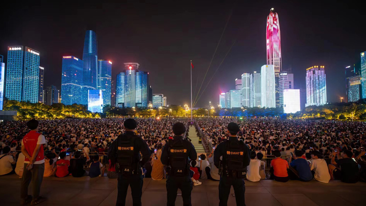 全警守護！雙節(jié)期間深圳社會面平安喜慶祥和