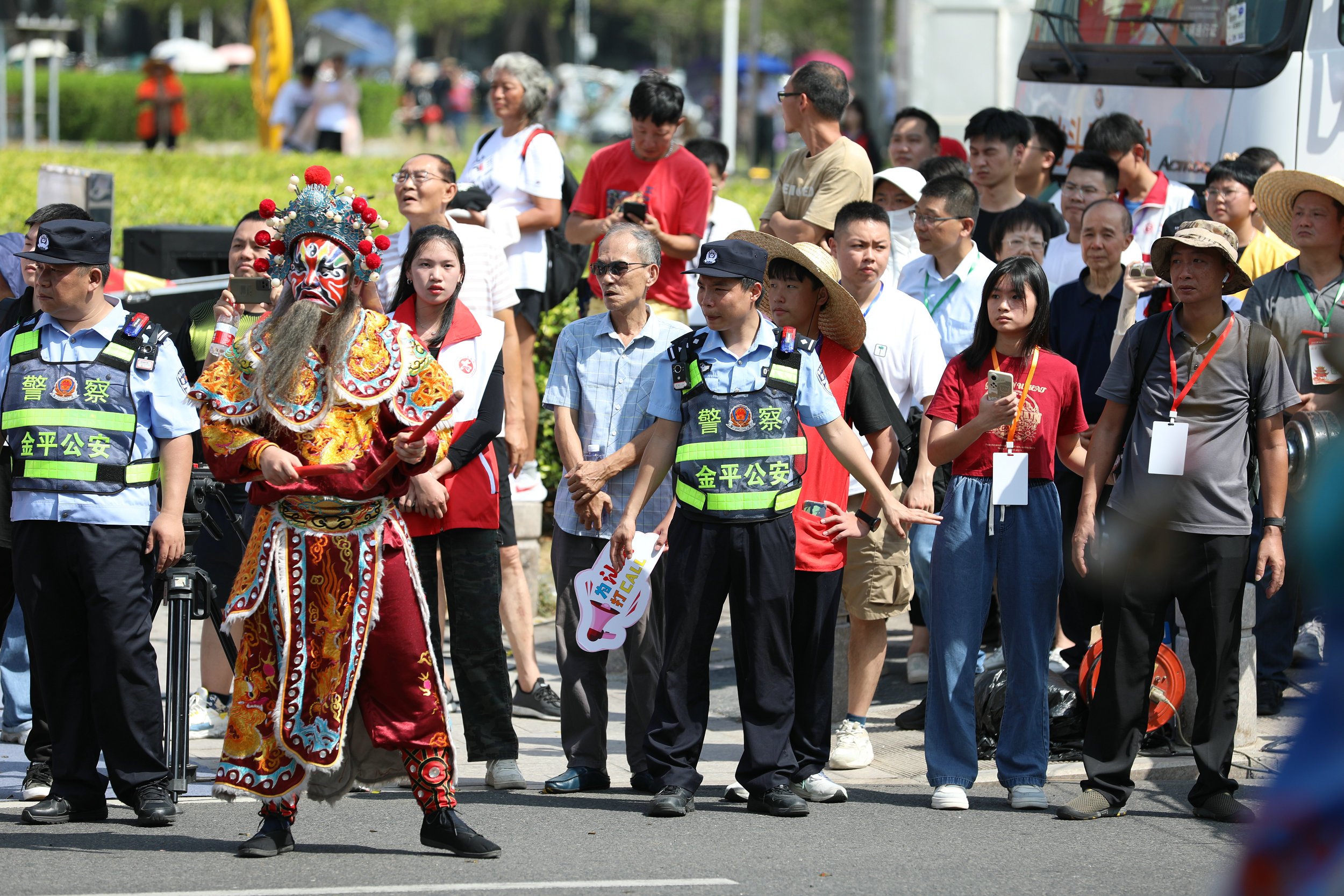 粵中秋國(guó)慶假期刑事治安警情、交通事故同比降