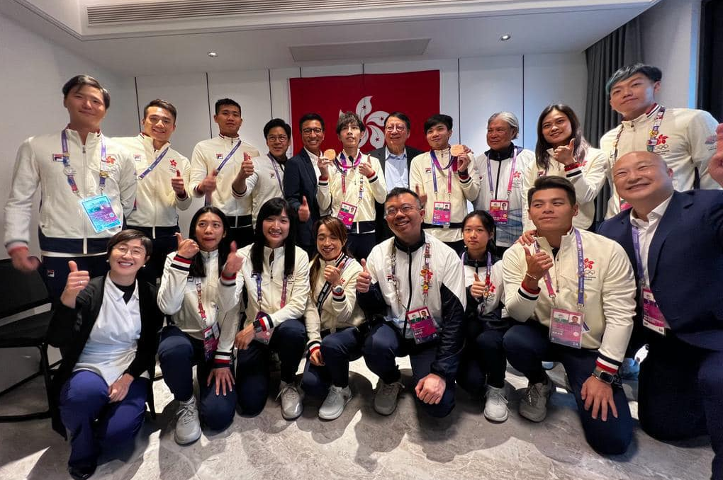 陳國基參觀杭州亞運(yùn)村 與香港運(yùn)動(dòng)員互動(dòng)交流