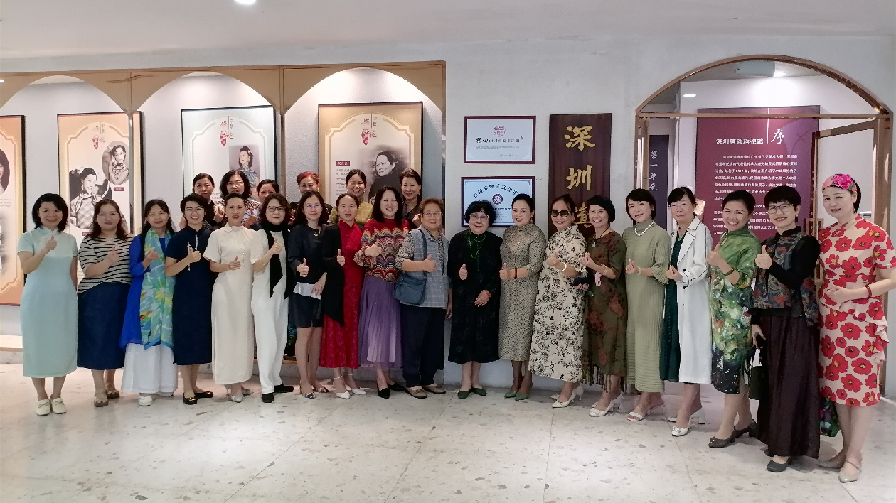 深圳市女畫(huà)家協(xié)會(huì)走進(jìn)唐頌旗袍館