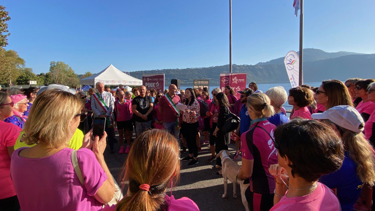 駐布魯塞爾經(jīng)貿(mào)辦支持意大利龍舟節(jié) 吸引數(shù)百名觀眾到場(chǎng)觀賽