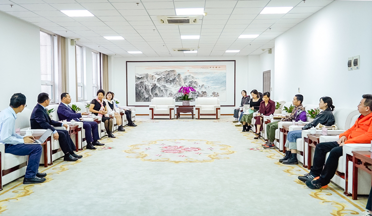 聚焦長(zhǎng)興島 | 大灣區(qū)媒體訪(fǎng)大連長(zhǎng)興島經(jīng)濟(jì)技術(shù)開(kāi)發(fā)區(qū)黨工委書(shū)記、管委會(huì)主任趙東