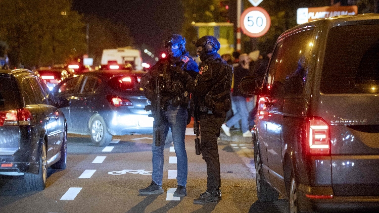 追蹤報(bào)道｜比利時(shí)布魯塞爾槍擊事件嫌犯仍在逃