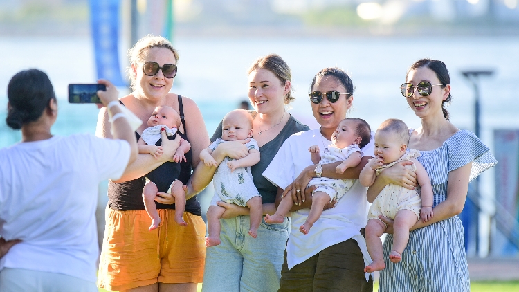 【商報(bào)時(shí)評(píng)】鼓勵(lì)生育 不止派錢