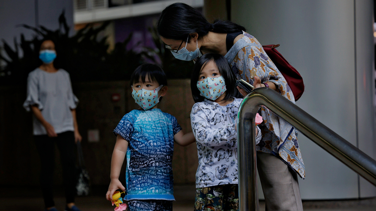 20月大男嬰感染新冠併發(fā)死亡 專家籲兒童盡快接種疫苗