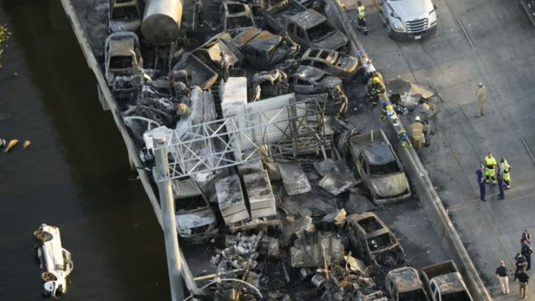 涉及158輛車，7死25傷！美國一公路發(fā)生大規(guī)模車禍