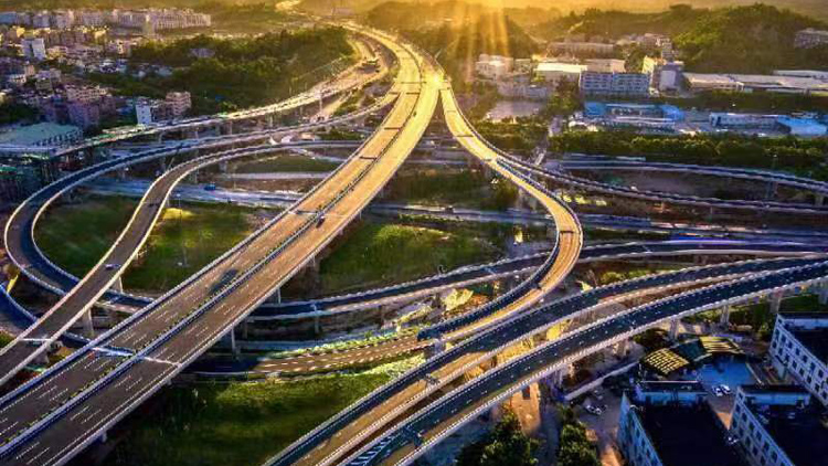 【財(cái)通AH】深高速：第三季實(shí)現(xiàn)每股收益0.258元