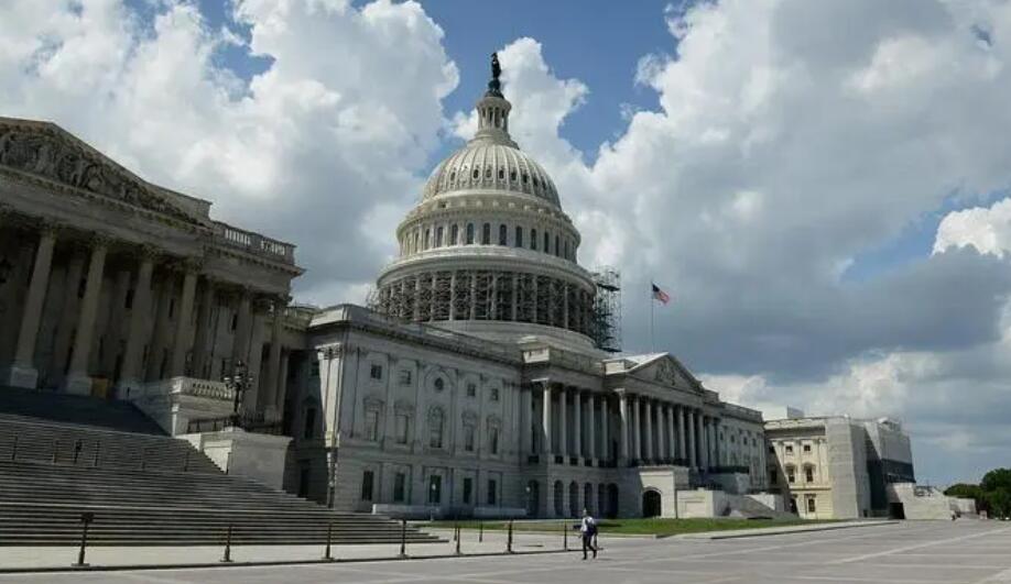 專訪：美國經(jīng)濟政策拖累全球經(jīng)濟——訪新加坡南洋理工大學經(jīng)濟專家閆黎