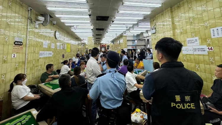 警方元朗犁庭掃穴 打擊黑社會(huì)違法活動(dòng)