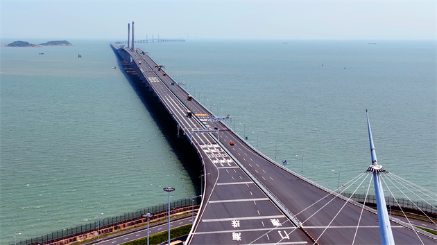 「港、澳車北上」實施通關(guān)量破100萬輛次