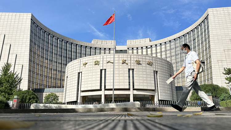 人行副行長(zhǎng)張青松：加強(qiáng)問(wèn)責(zé)令償債能力較強(qiáng)地區(qū)地方政府自行解決債務(wù)問(wèn)題