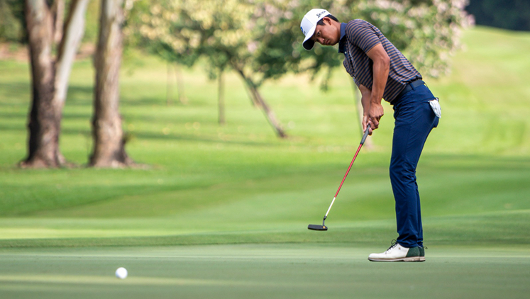 香港高球賽第2輪戰(zhàn)況激烈 孔瓦邁獨(dú)領(lǐng)群雄 許龍一成功晉級(jí)