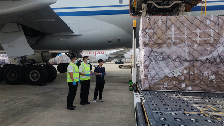 廣州白雲(yún)機(jī)場(chǎng)口岸連開4條國(guó)際貨運(yùn)新航線