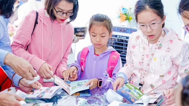 深圳寶安區(qū)圖書(shū)館多項(xiàng)精品服務(wù)與活動(dòng)亮相讀書(shū)月