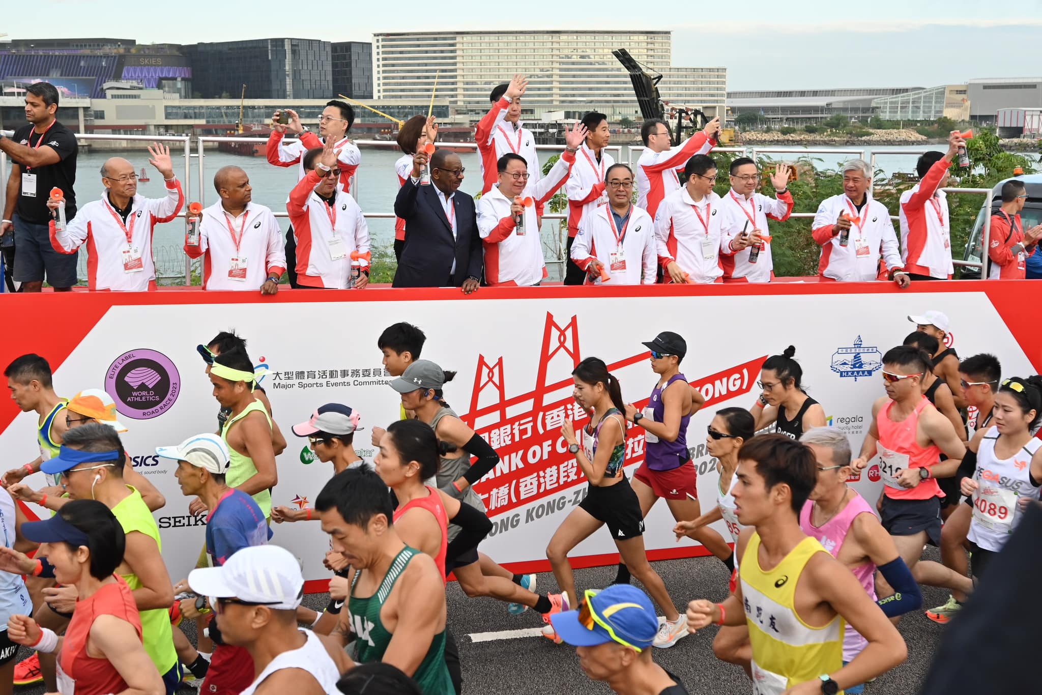 陳國基：港珠澳大橋半馬、區(qū)選投票同創(chuàng)「第一」