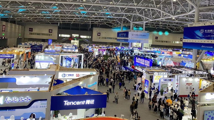 港燈首次到深圳招聘 深受求職者歡迎