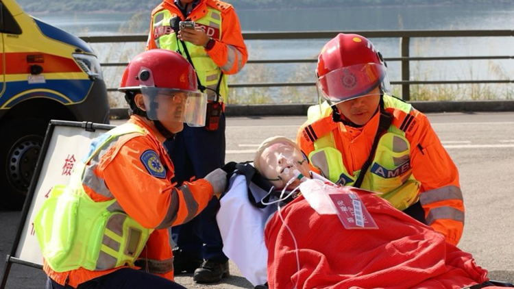 警方舉行跨部門演習(xí)170人參與 模擬拯救嚴(yán)重交通意外傷者