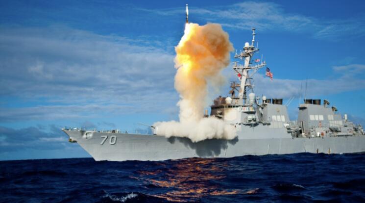 美艦侵闖西沙領(lǐng)海 解放軍南部戰(zhàn)區(qū)：依法依規(guī)跟蹤監(jiān)視、警告驅(qū)離