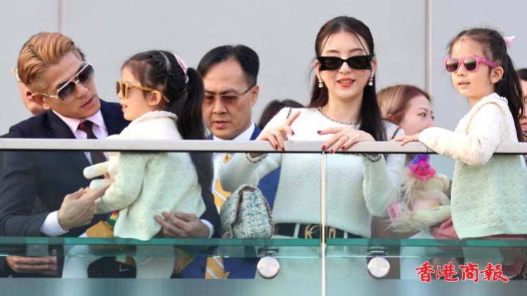 有片 | 城城一家四口入場(chǎng)打氣 舞林密碼第三無緣拉頭馬