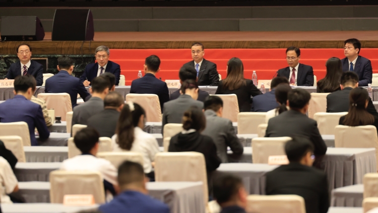 香港各界青年分享訪京感想 卓永興：做推動(dòng)國(guó)家發(fā)展生力軍