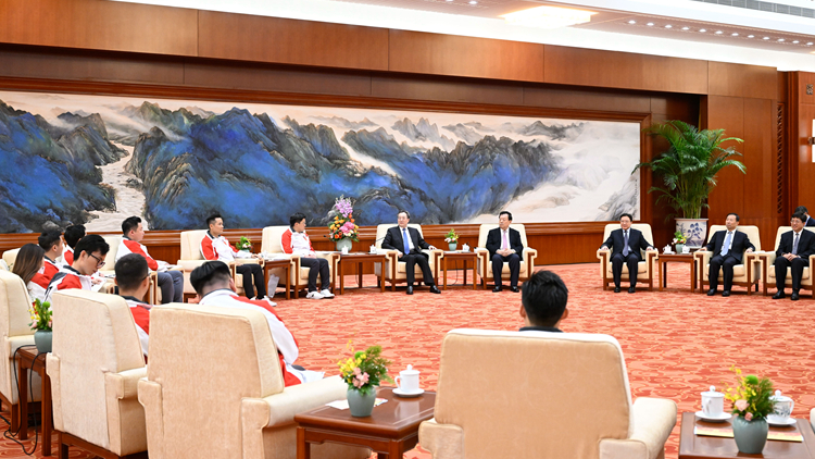 【港事講場】中央關(guān)心港青 「四個希望」明方向