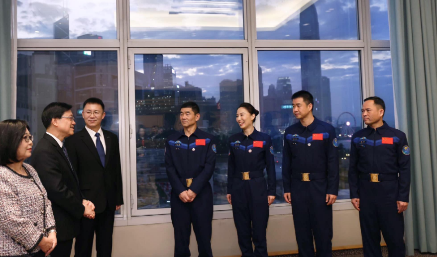 有片丨有朋自太空來(lái)，超哥很激動(dòng)