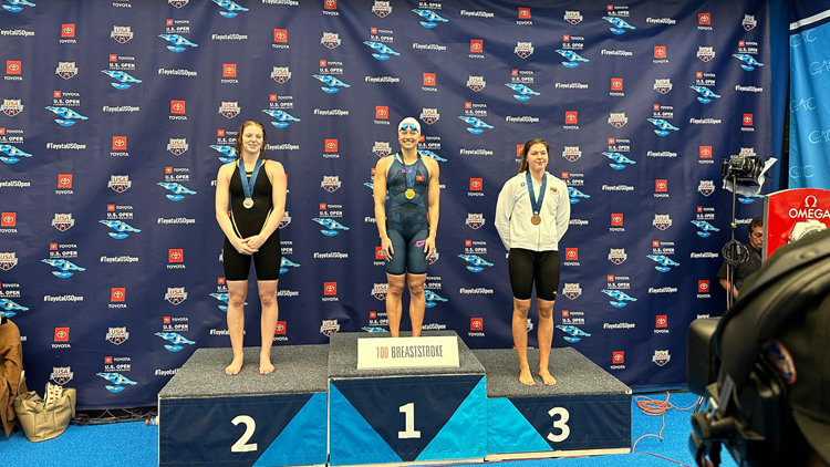 「女飛魚」何詩蓓美國游泳錦標(biāo)賽連奪2金