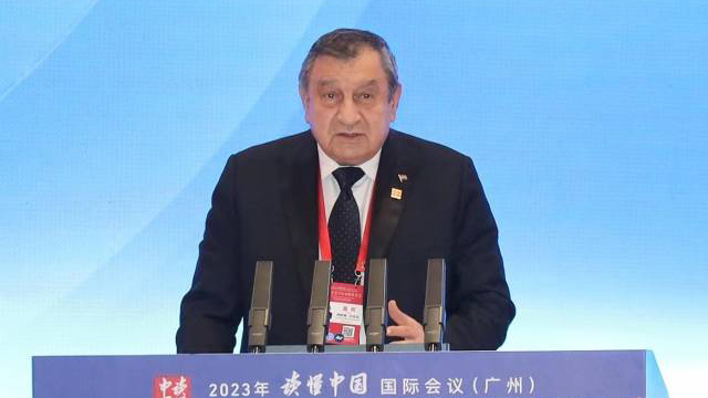 讀懂中國(guó)｜埃及前總理伊薩姆·沙拉夫談中國(guó)：帶著世界一起追夢(mèng)的朋友