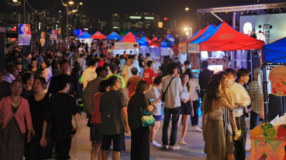 音樂(lè)會(huì)、免費(fèi)展、親子繽紛遊……區(qū)選繽紛日活動(dòng)和優(yōu)惠十分豐富 政府籲市民積極參與