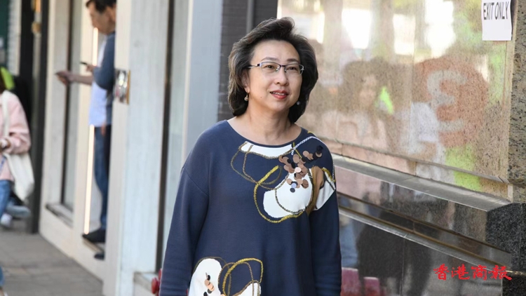 區(qū)議會選舉｜【圖片新聞】楊何蓓茵、足總會長貝鈞奇及議員李惟宏投票