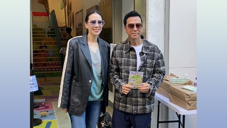 區(qū)議會(huì)選舉｜【有片】甄子丹偕太太投票 冀候選人幫到國家、香港和市民