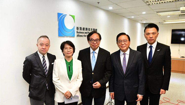 經(jīng)民聯(lián)區(qū)選取得12席  盧偉國(guó)形容是風(fēng)清氣正