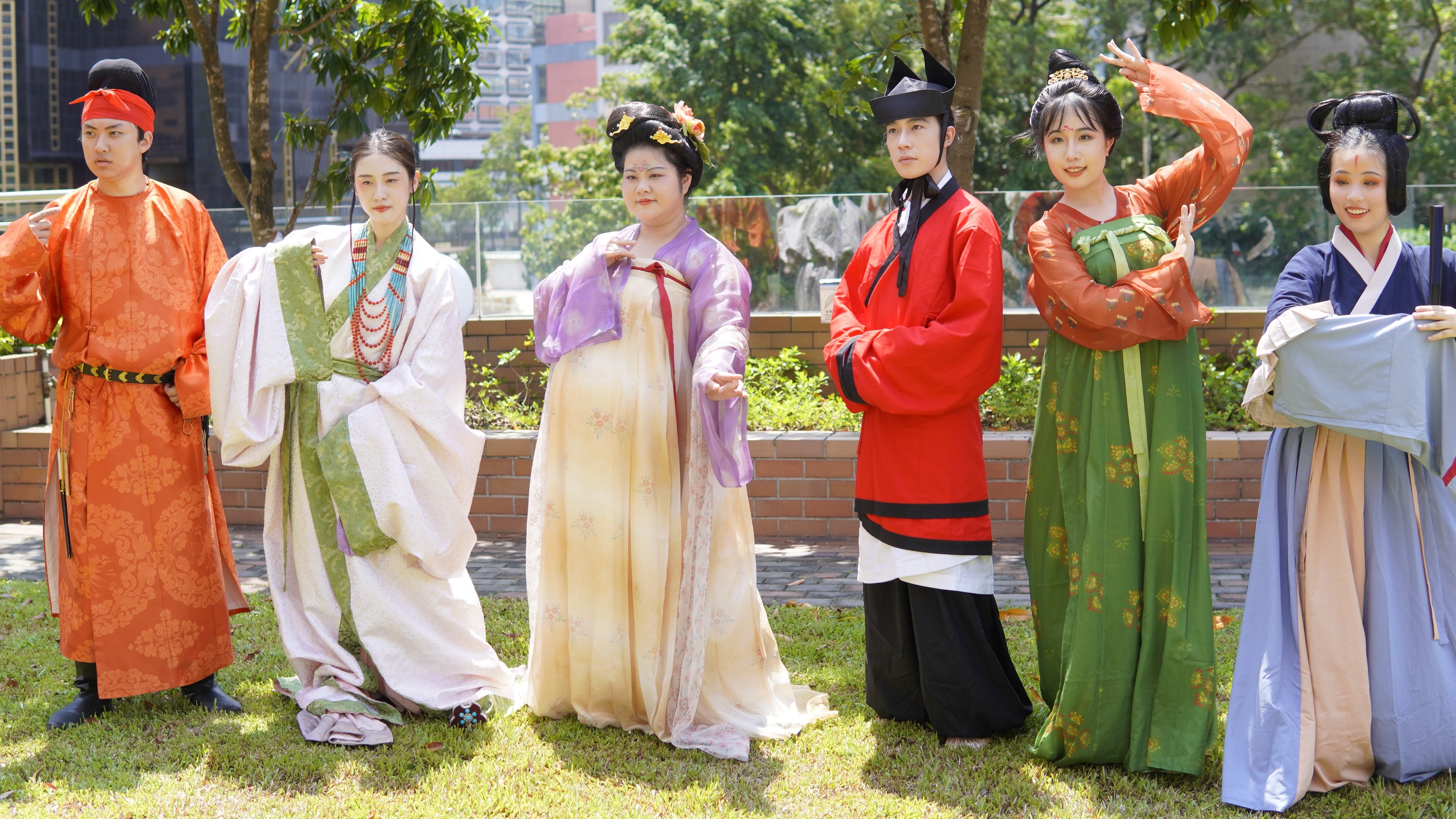 【國(guó)潮青年】穿華美漢服 傳華夏文化