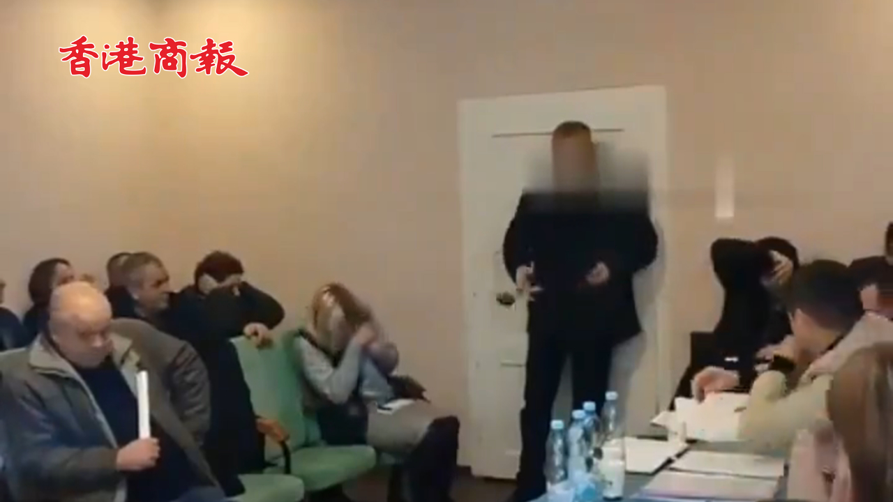 有片丨烏克蘭議員向會議投擲手榴彈 現(xiàn)場造成26人傷