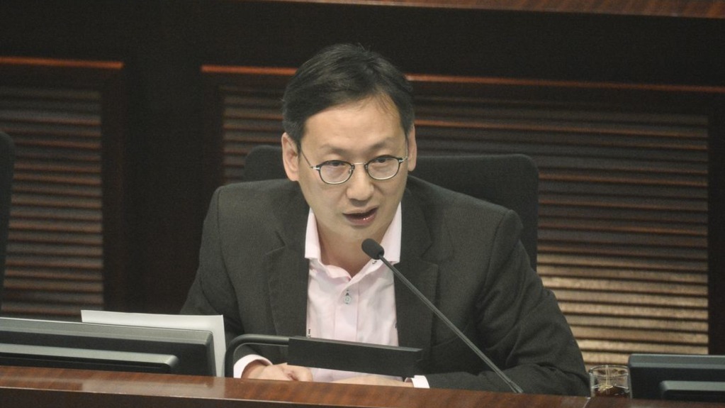 彩虹邨分三期重建 柯創(chuàng)盛：需妥善做好搬遷安排