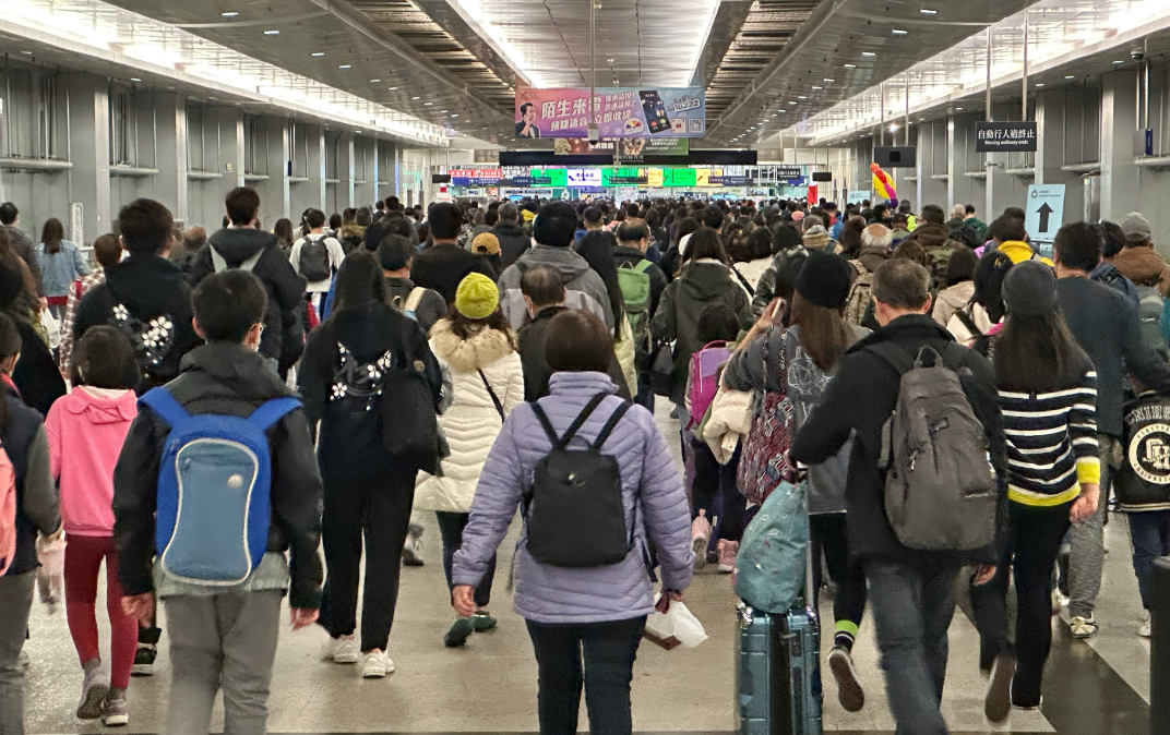 聖誕假最後一日逾94萬人次出入境