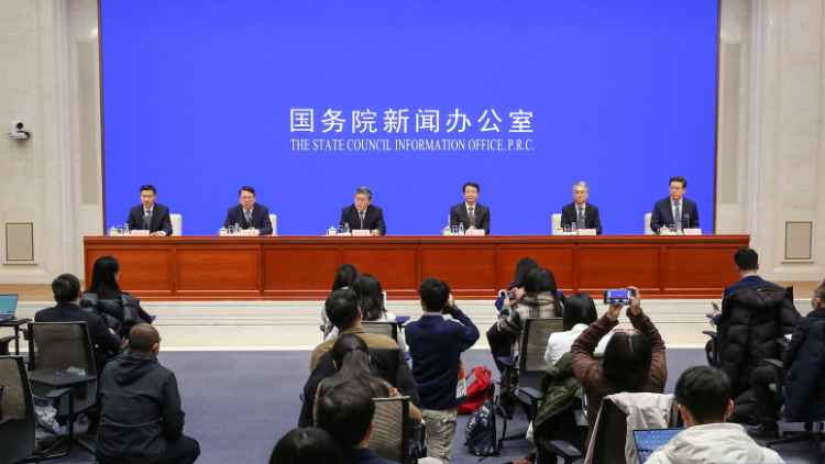 深圳市委副書記、市長(zhǎng)覃偉中答香港經(jīng)濟(jì)導(dǎo)報(bào)：舉全市之力高水平推進(jìn)前海開發(fā)開放