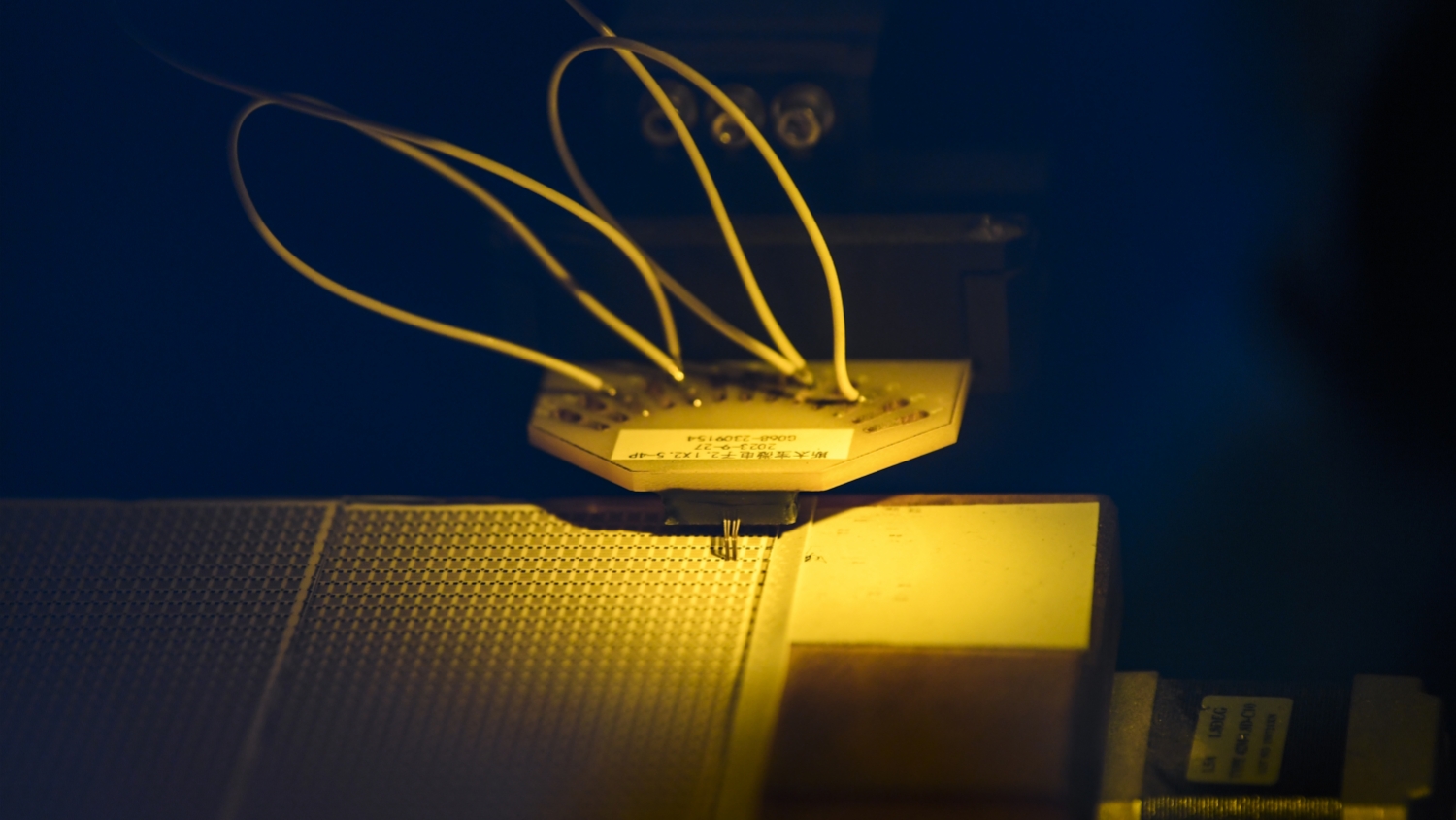 商務(wù)部回應(yīng)美將調(diào)查「關(guān)鍵行業(yè)採(cǎi)購(gòu)中國(guó)傳統(tǒng)晶片」情況