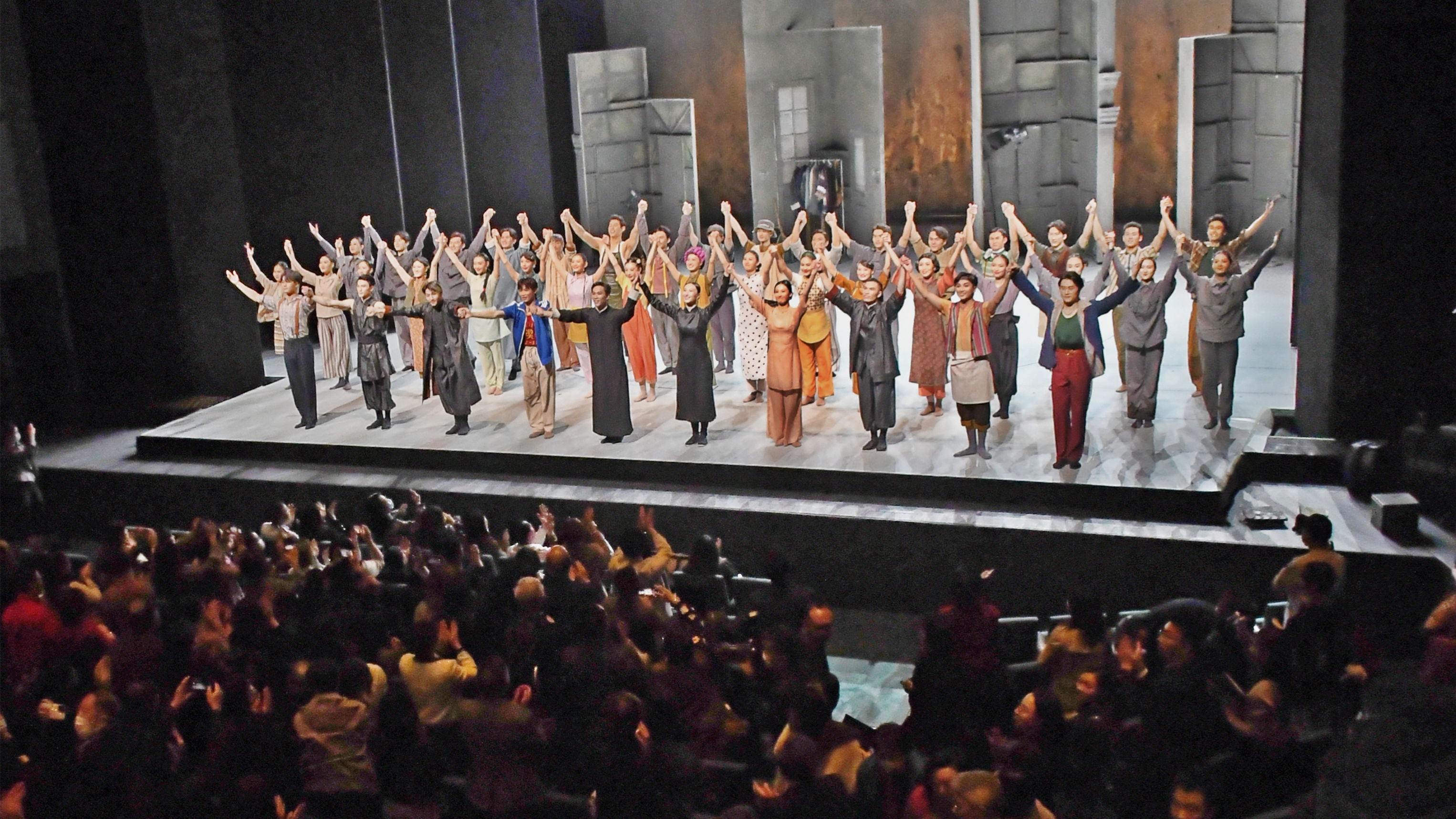 「春詠香江」譜寫雙城故事新篇章 深圳《詠春》來(lái)港首演  陳國(guó)基鄭雁雄盧新寧林潔張玲吳保安等出席活動(dòng)