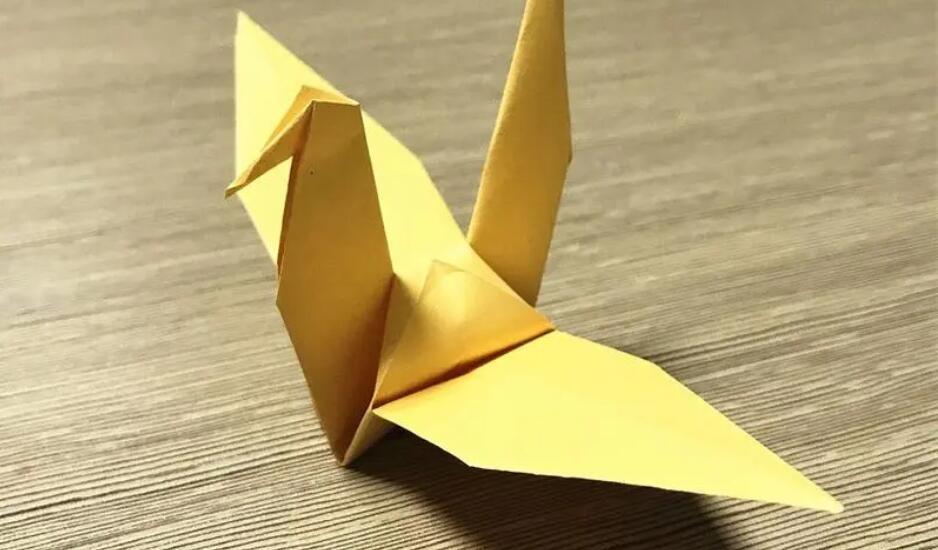 日民眾給震區(qū)寄千紙鶴 日記者斥佔(zhàn)用運(yùn)輸資源毫無(wú)用處