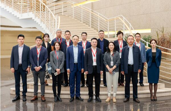 深圳市市場監(jiān)管局黨組書記、局長蔡英權(quán)率隊(duì)赴華為公司調(diào)研知識產(chǎn)權(quán)工作