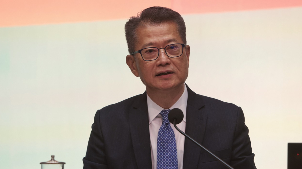 陳茂波：過(guò)去一年經(jīng)濟(jì)增長(zhǎng)3.2% 正思考公共財(cái)政可持續(xù)問(wèn)題